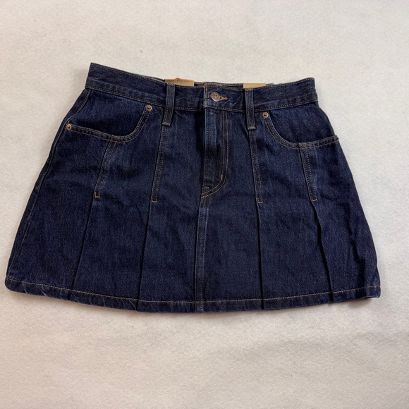 Levi's pleated denim skirt - Picture 2 of 7